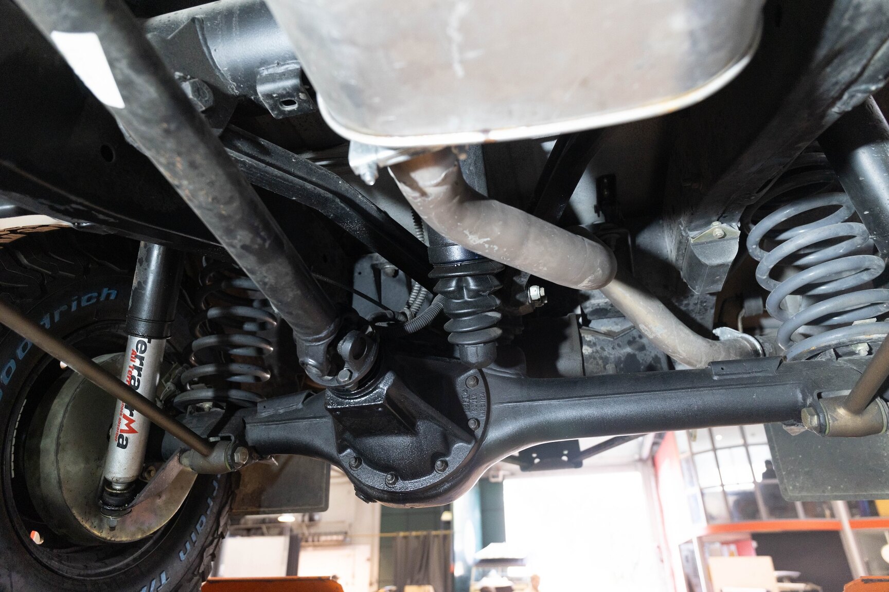 Image of 1991 Range Rover Restomod mechanics