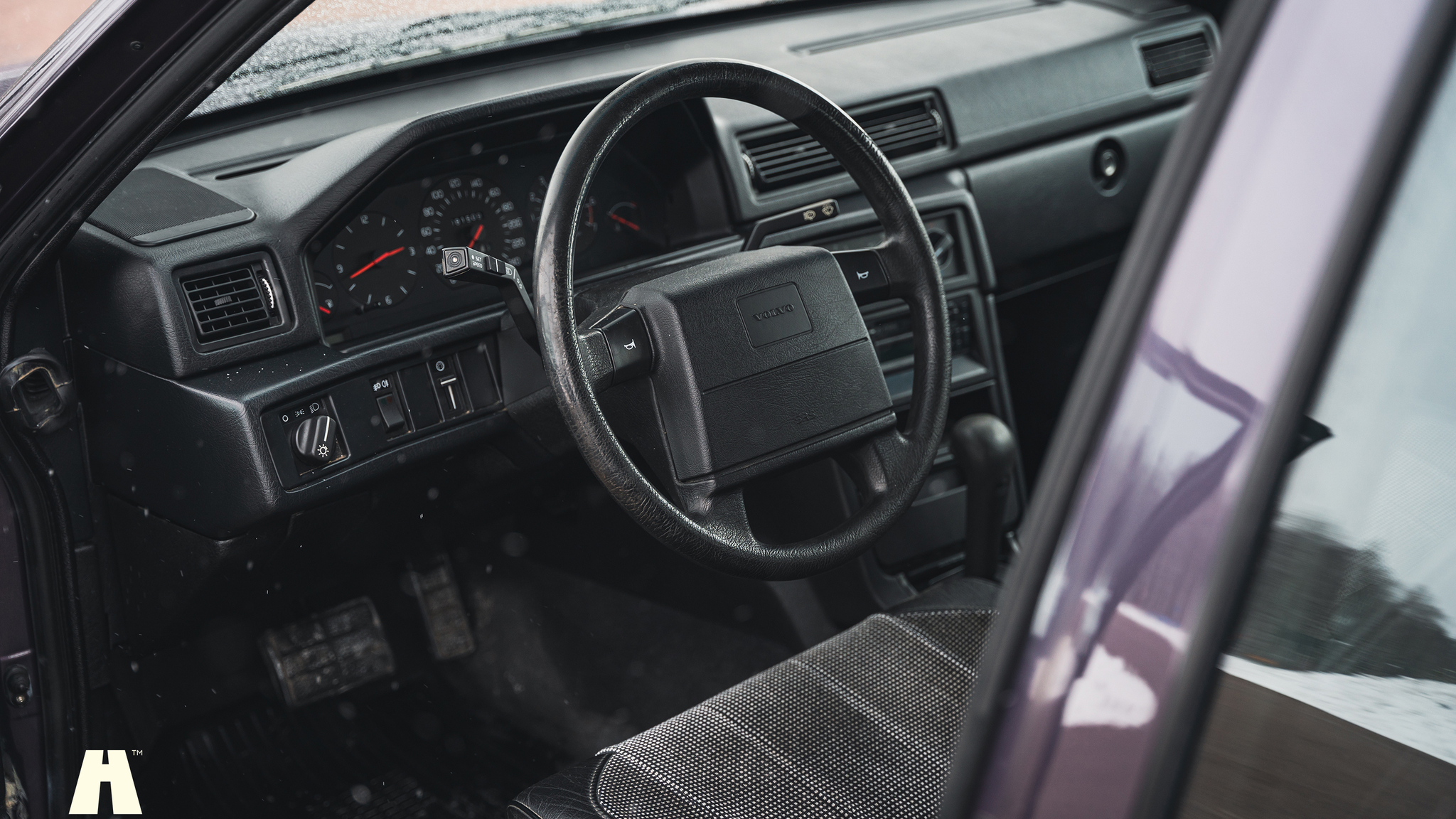 Interior image of 1995 Volvo 940 SE