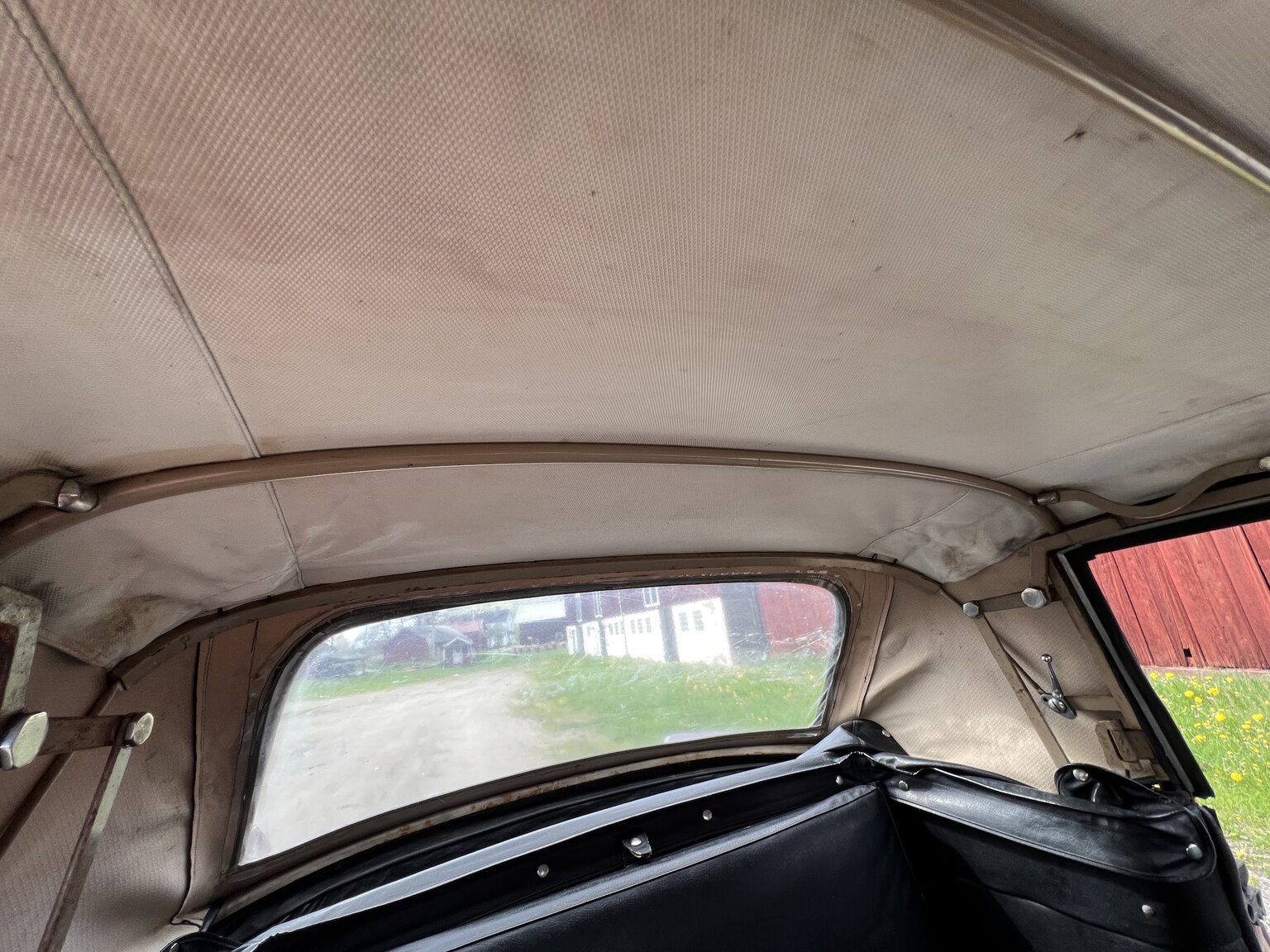 Interior image of 1967 Renault Caravelle Coupé