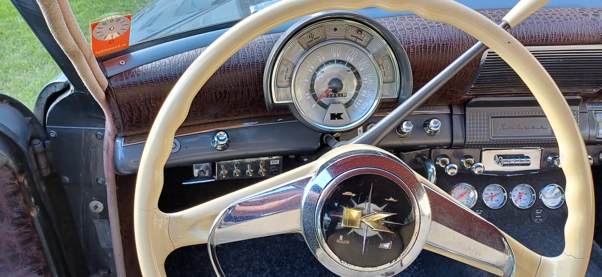 Innenraumfoto von 1953 Kaiser Deluxe Club 2-door