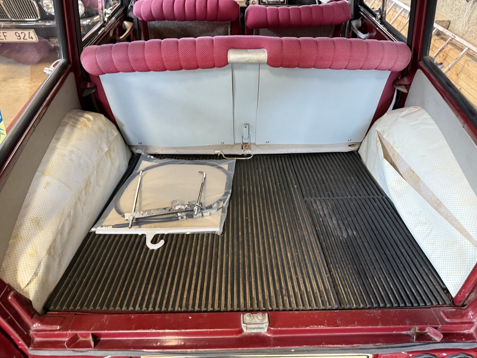 Interior image of 1967 Citroën Ami 6 Weekend