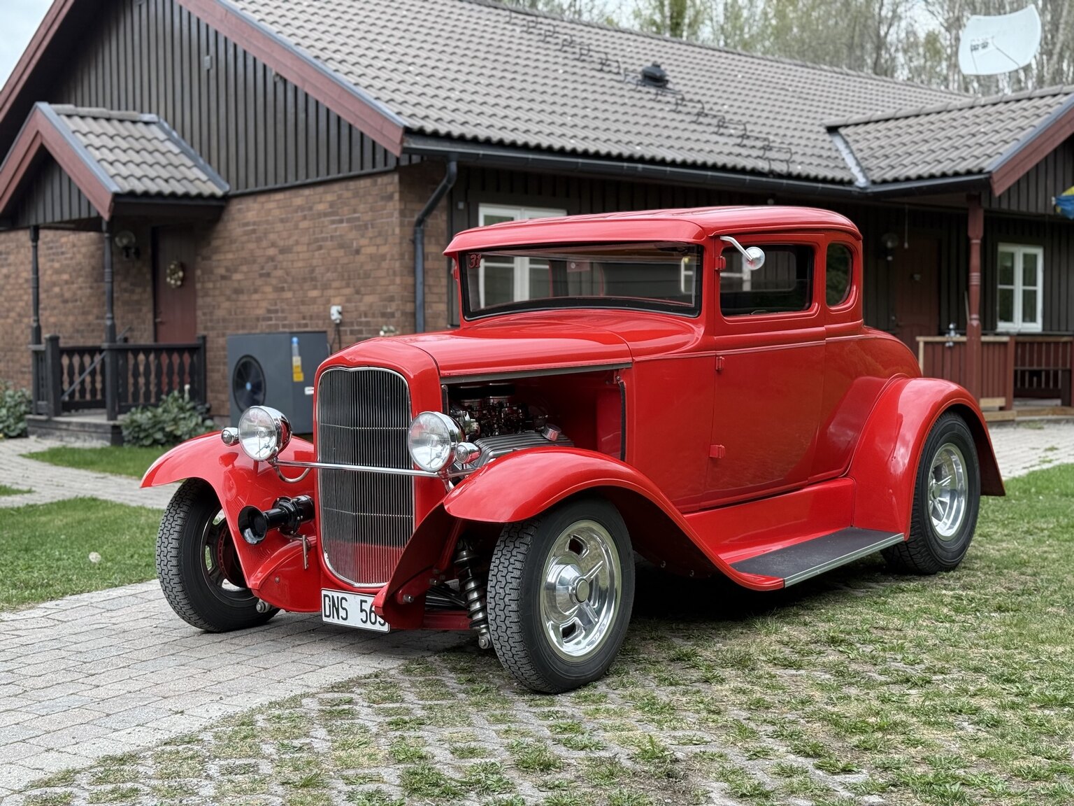 Exterior image of 1931 Ford Model A Coupé Hot Rod