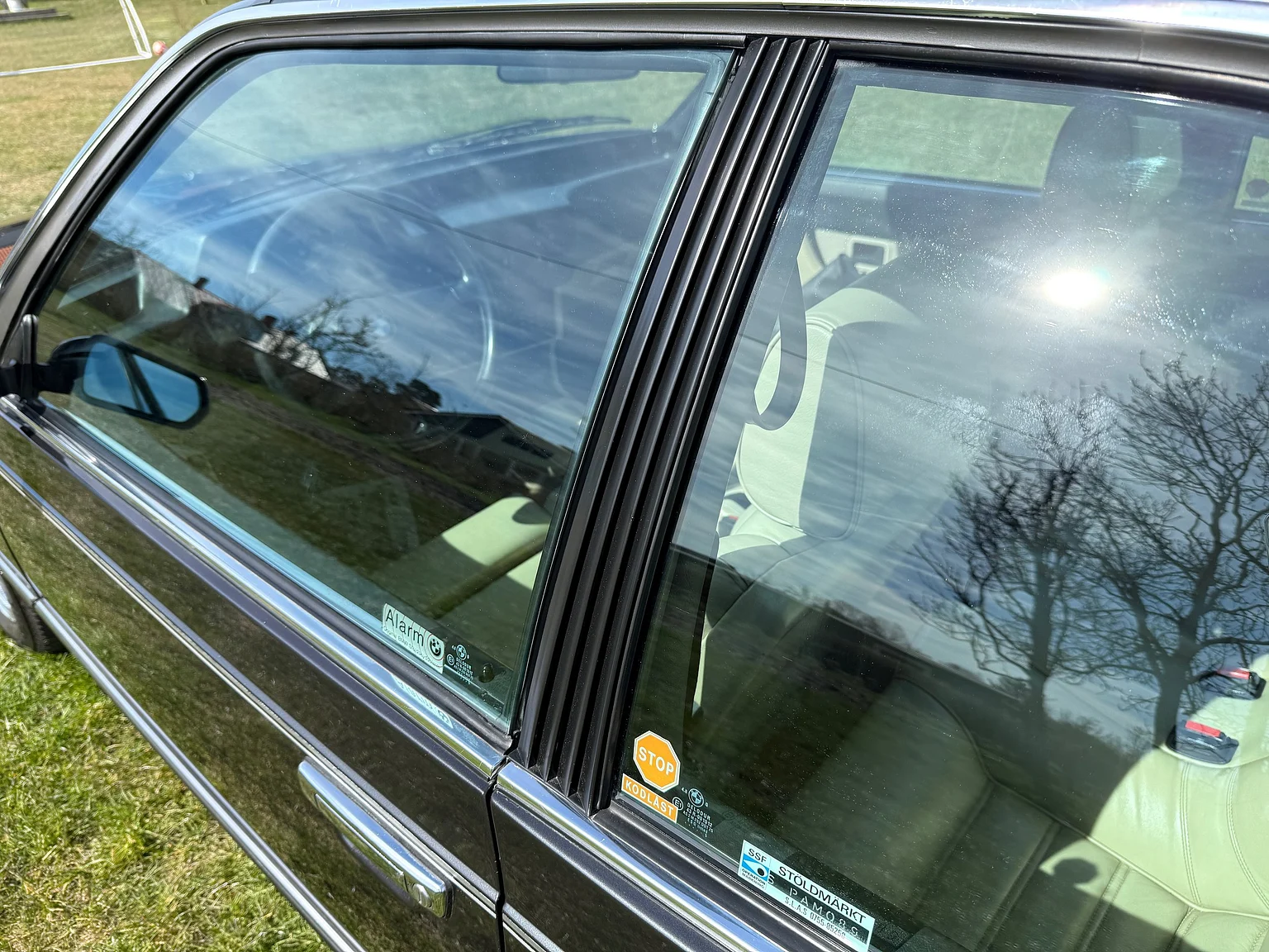 Exterior image of 1985 BMW 635 CSiA (E24) (50)