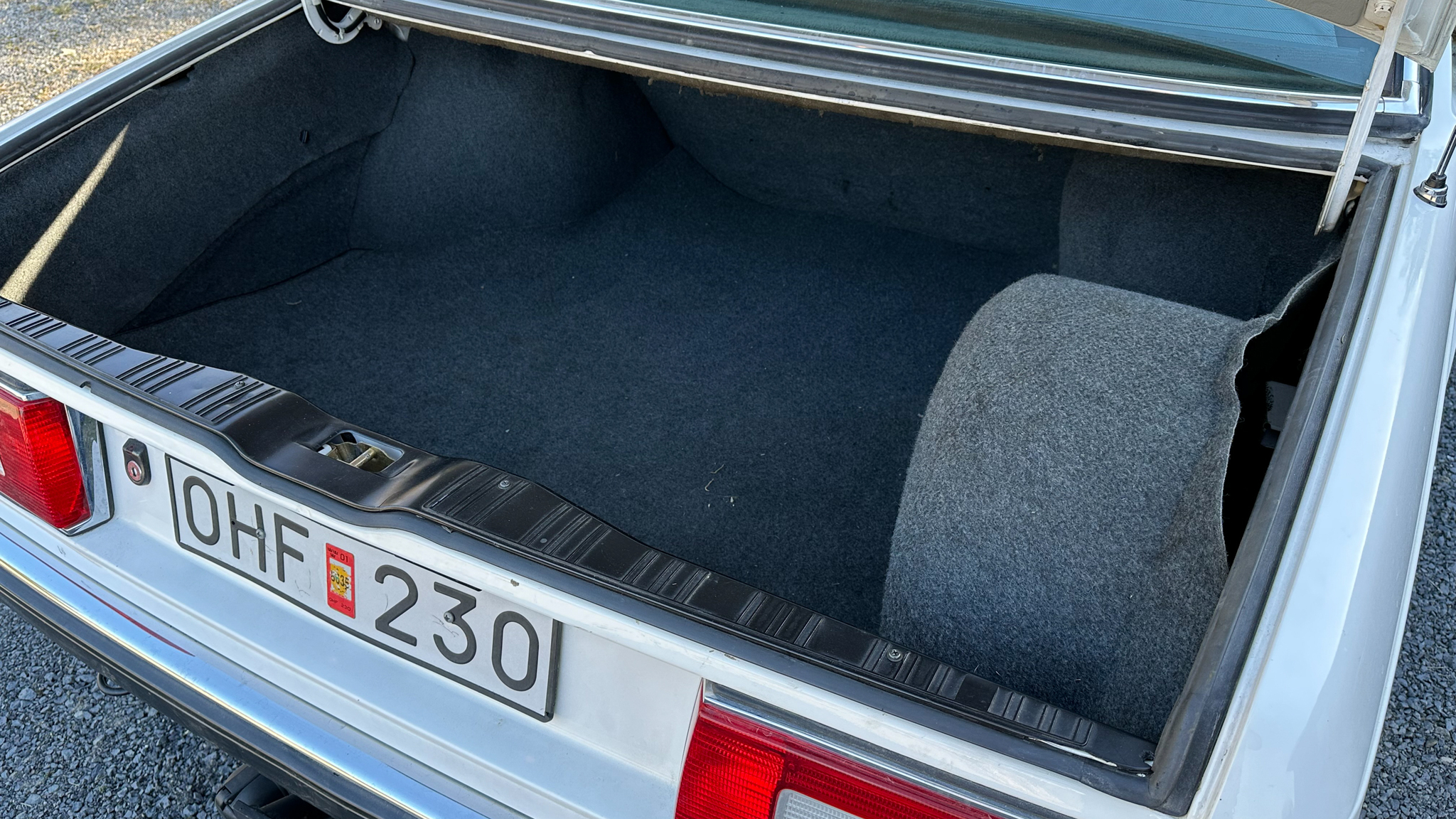 Interiörbild 1984 BMW 745i Executive Automat