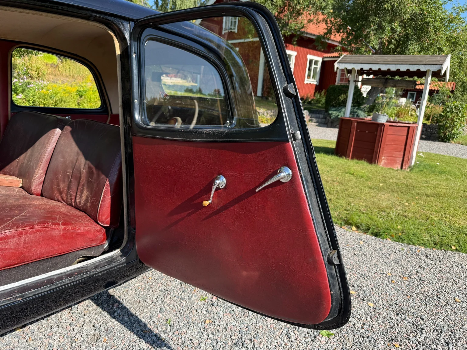 Interior image of 1951 Citroën CV 11  Sedan  (4)