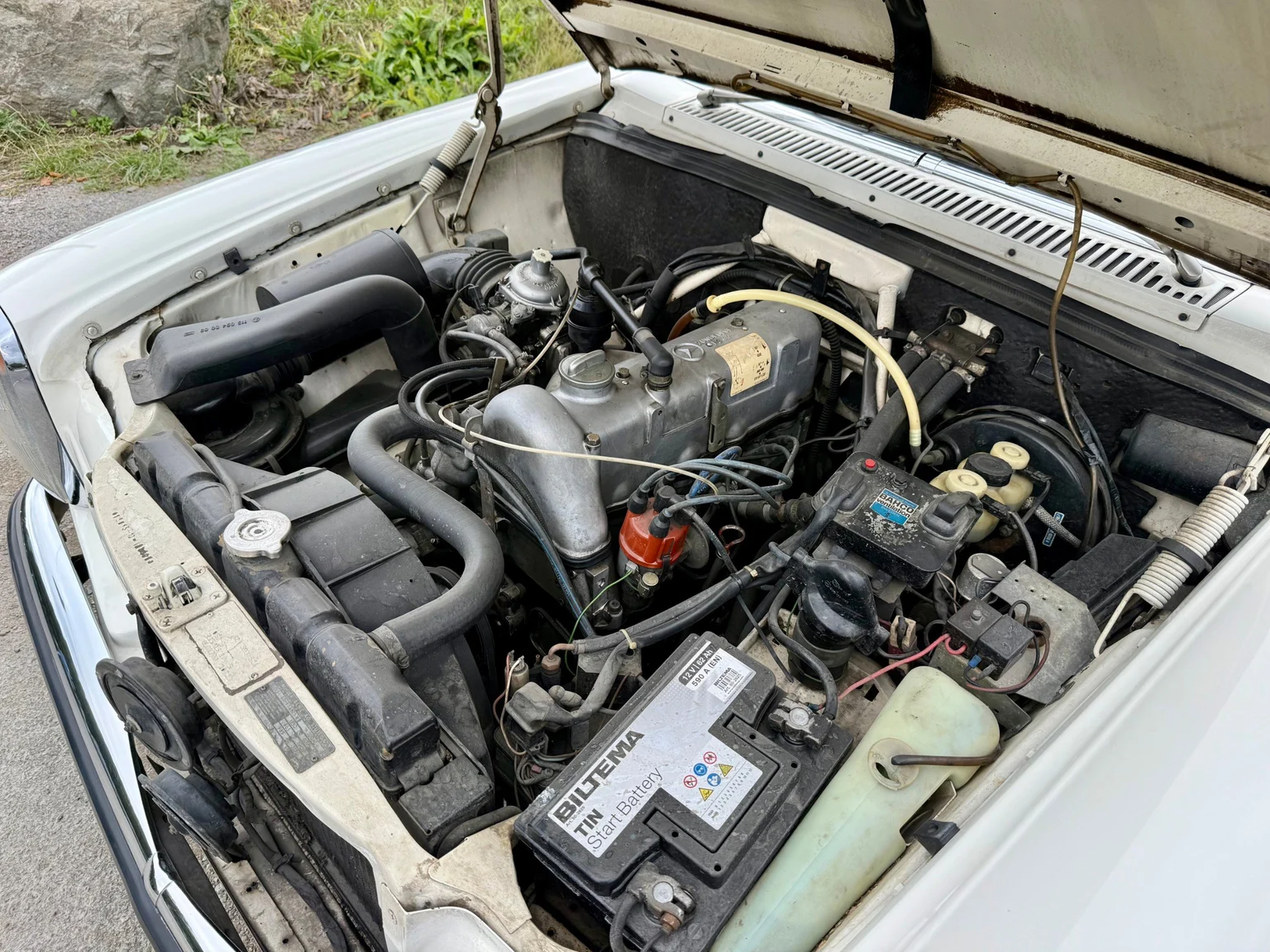 Image of 1972 Mercedes-Benz 200 (1) mechanics