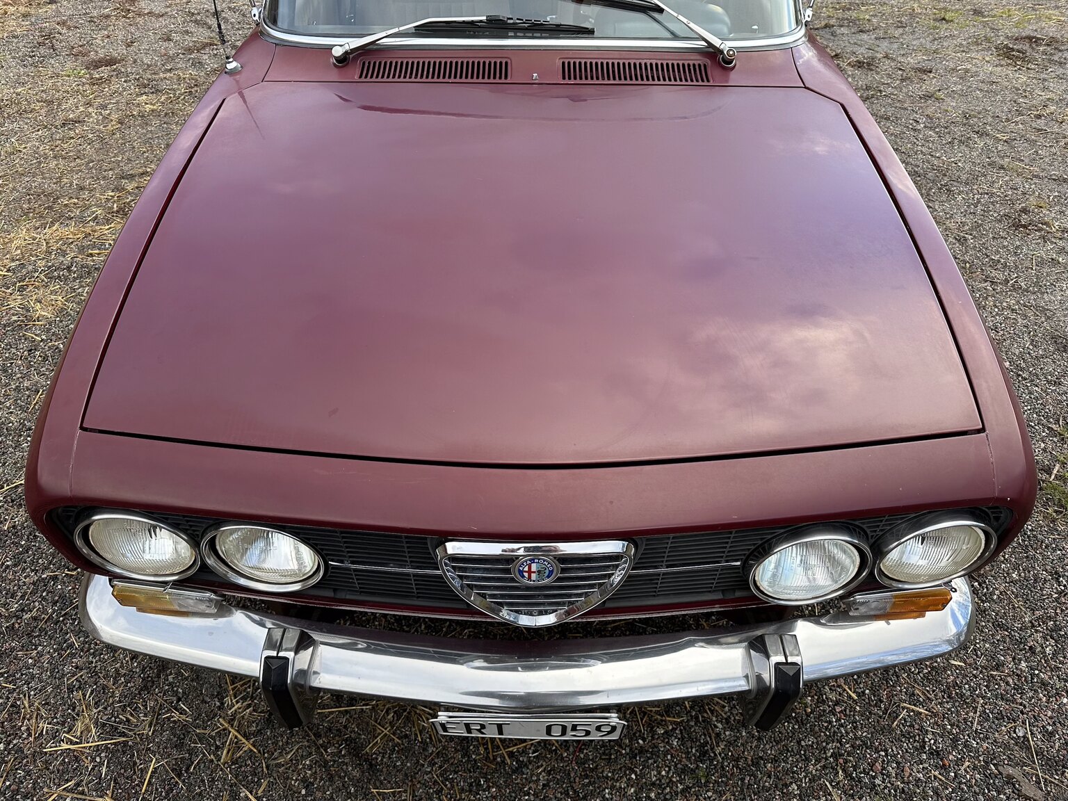 Exteriörbild på 1973 Alfa Romeo Berlina 2000
