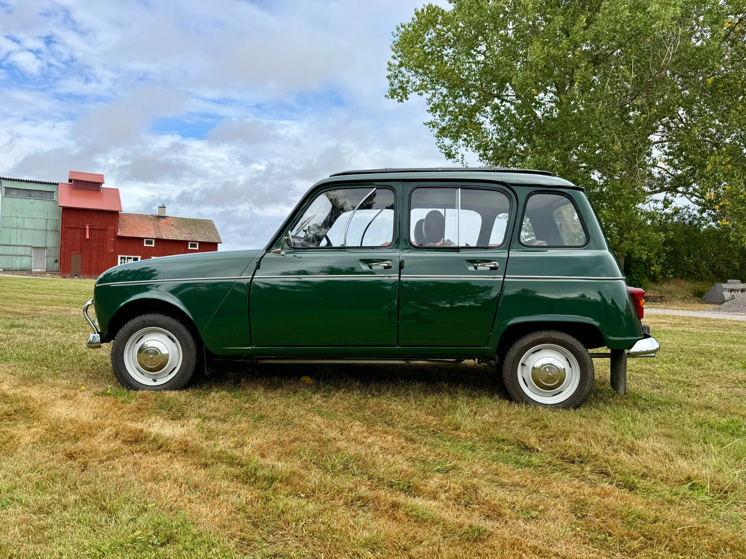 Exteriörbild på 1970 Renault 4 (6)