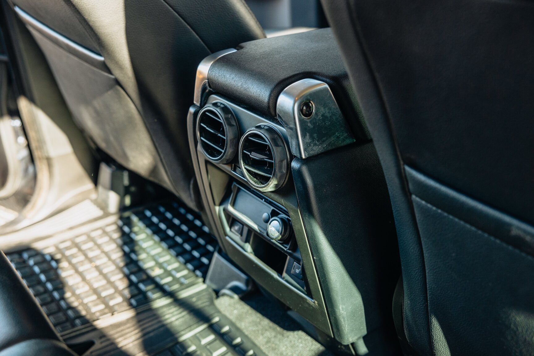 Innenraumfoto von 2015 Land Rover Discovery 3.0 TDV6