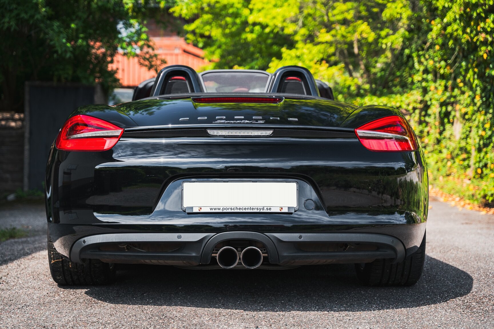Exterior image of 2013 Porsche Boxster S (16)