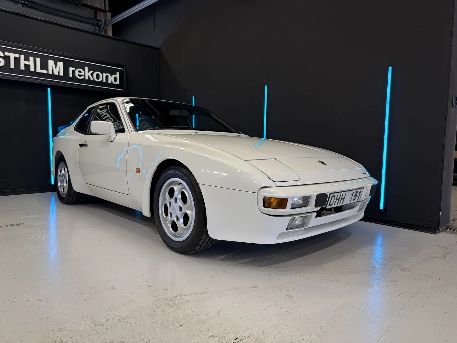 Aussenfoto 1989 Porsche 944 2.7 (1)