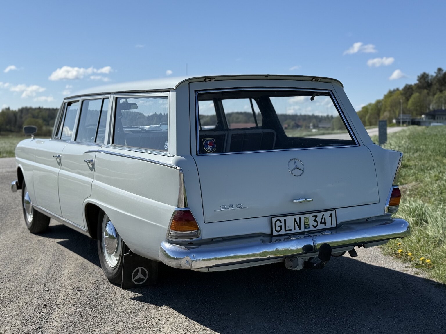 Exterior image of 1967 Mercedes-Benz 230 Safari