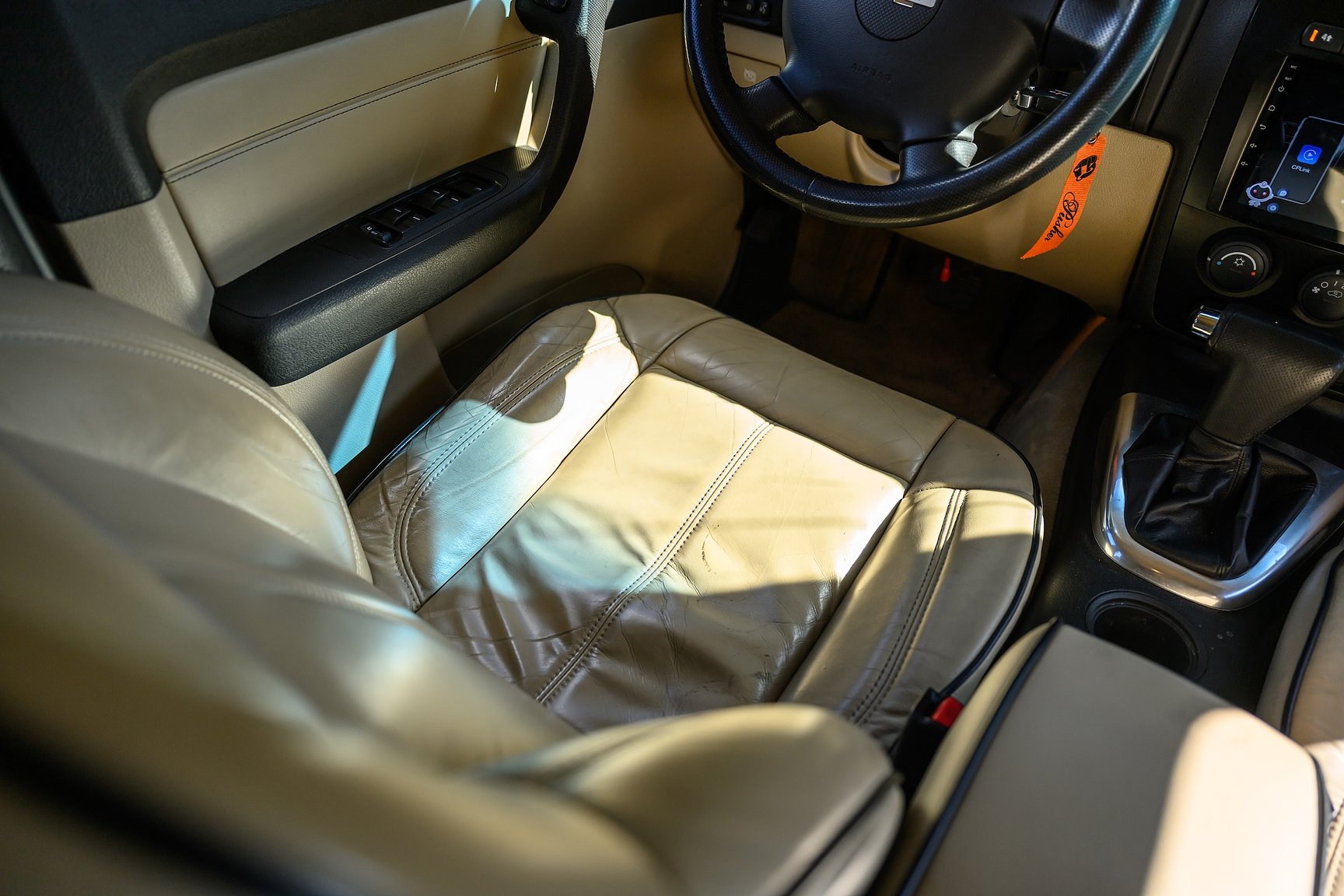 Interior image of 2006 Hummer H3