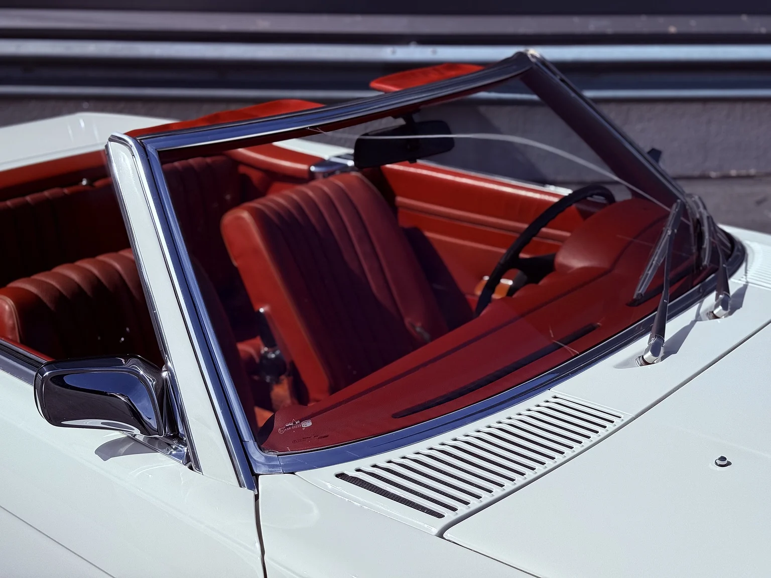 Exterior image of 1973 Mercedes Benz 350 SL  (51)