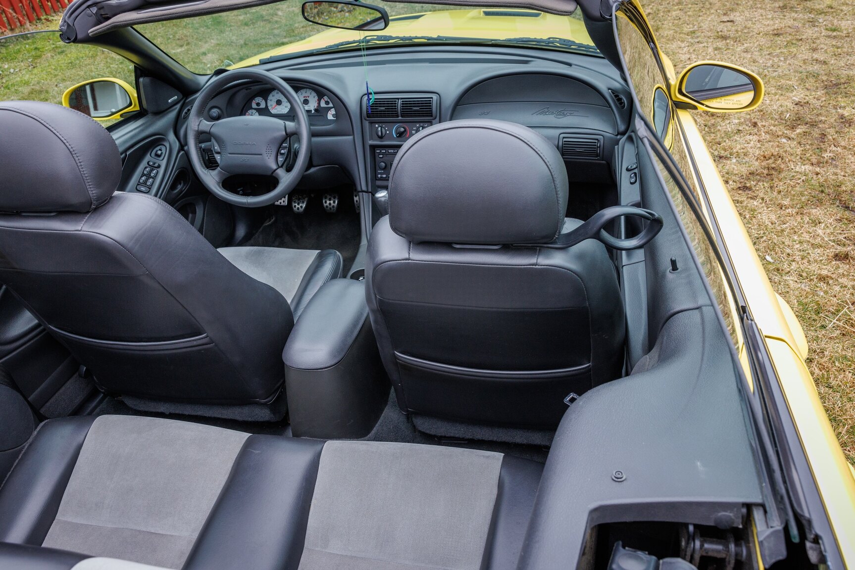 Interiörbild 2003 Ford Mustang SVT Cobra
