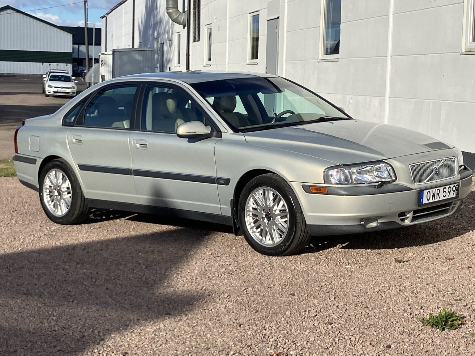 Exterior image of 1999 Volvo S80