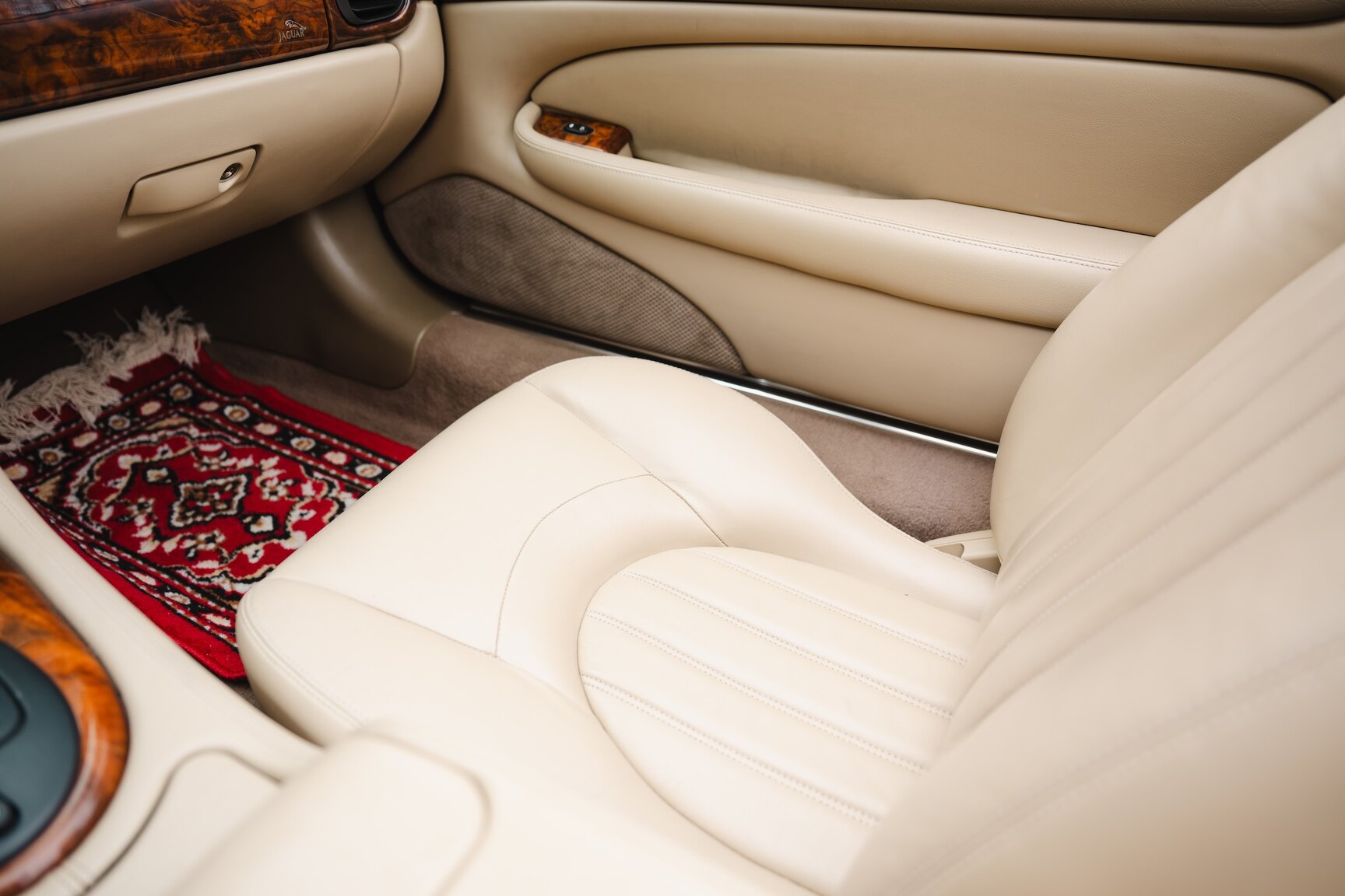 Interiörbild 2003 Jaguar XK8 Cabriolet