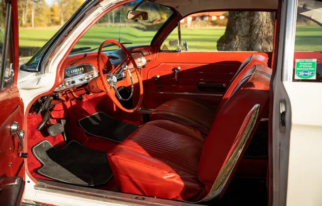 1963 Chevrolet Corvair Club Coupé – Interiör