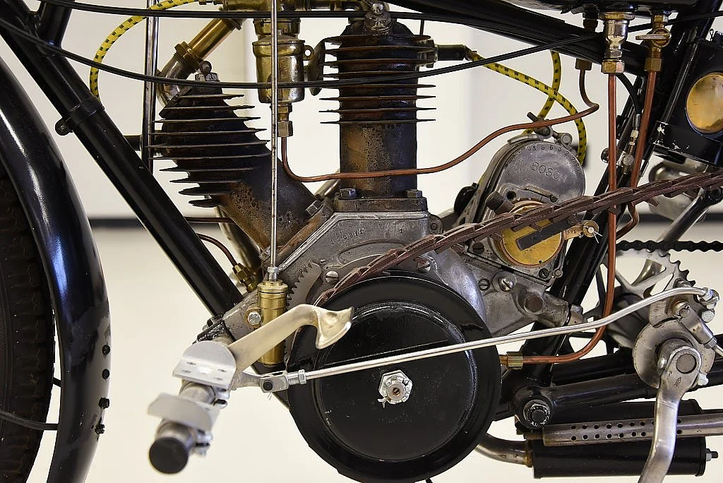 Bild von 1913 Wanderer 3PS V-Twin välrenoverad mc svensksåld från Falun (16)