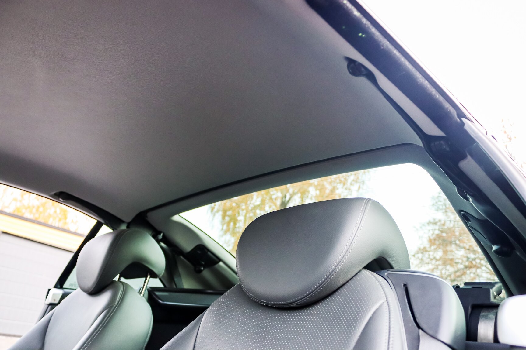 Interior image of 2006 Mercedes-Benz SL 500