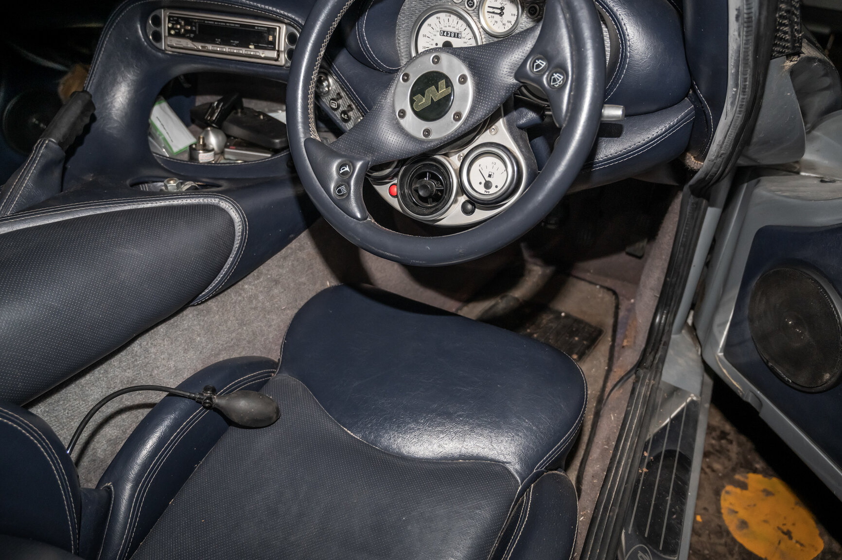 Interior image of 1998 TVR Cerbera