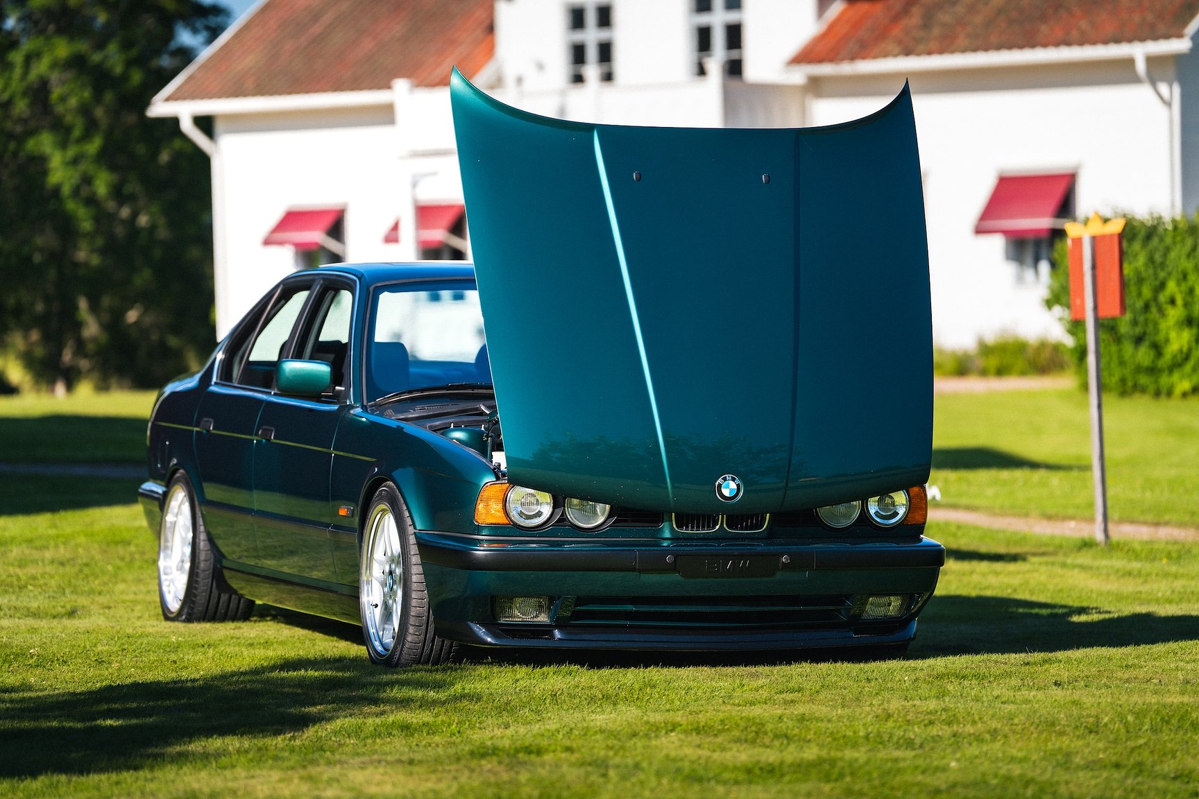 Exterior image of 1993 BMW 525 tds "No Reserve Auction"