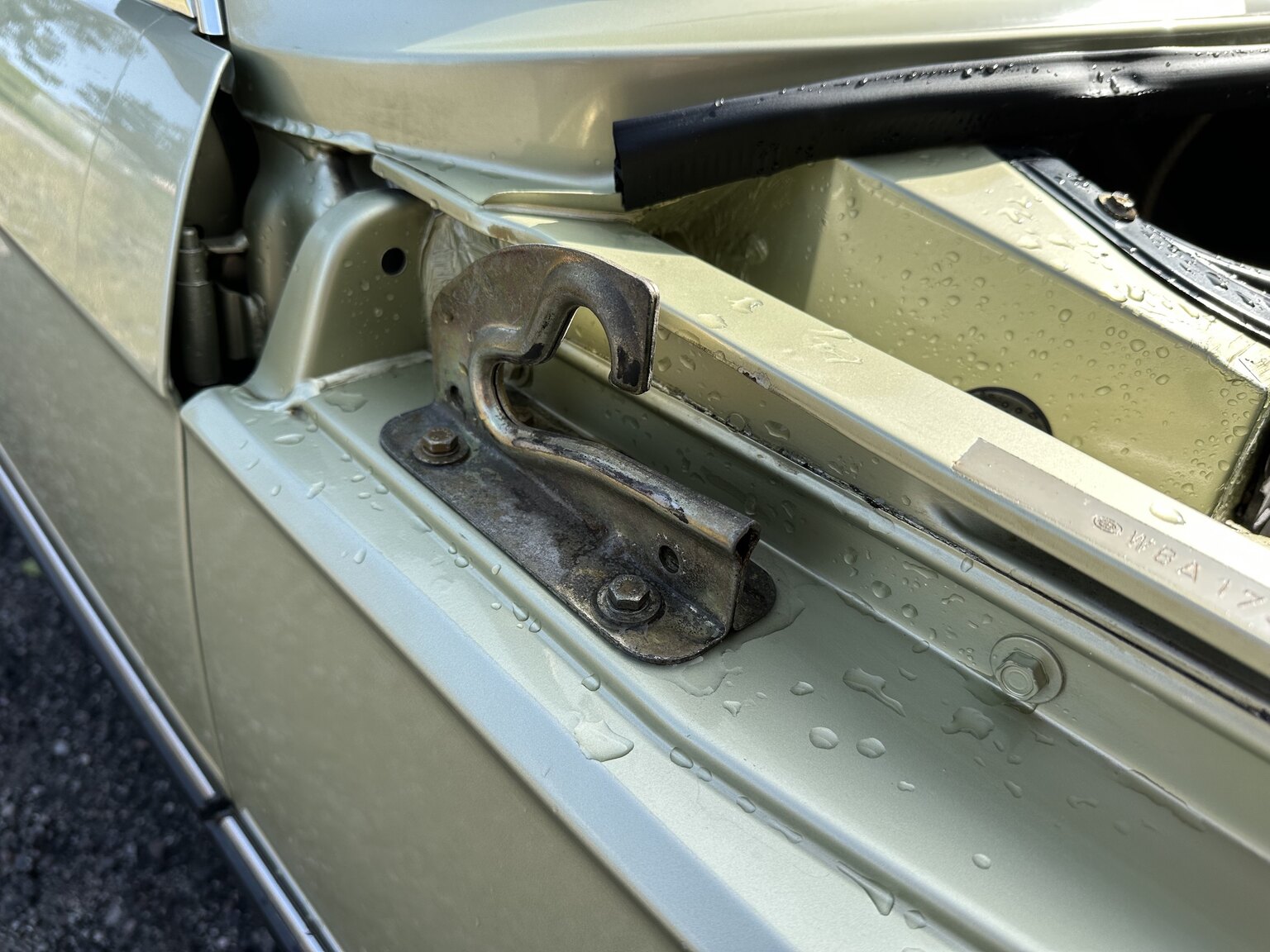 Image of 1980 BMW 320i E21 mechanics