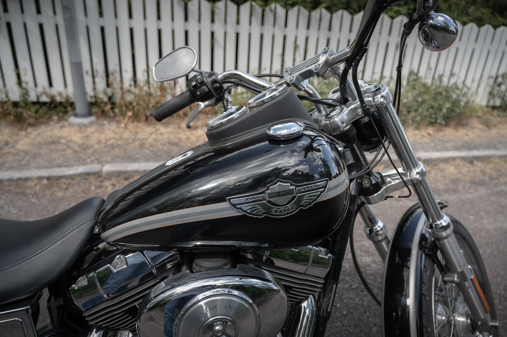 Exteriörbild på 2003 Harley-Davidson FXDL 100th Anniversary