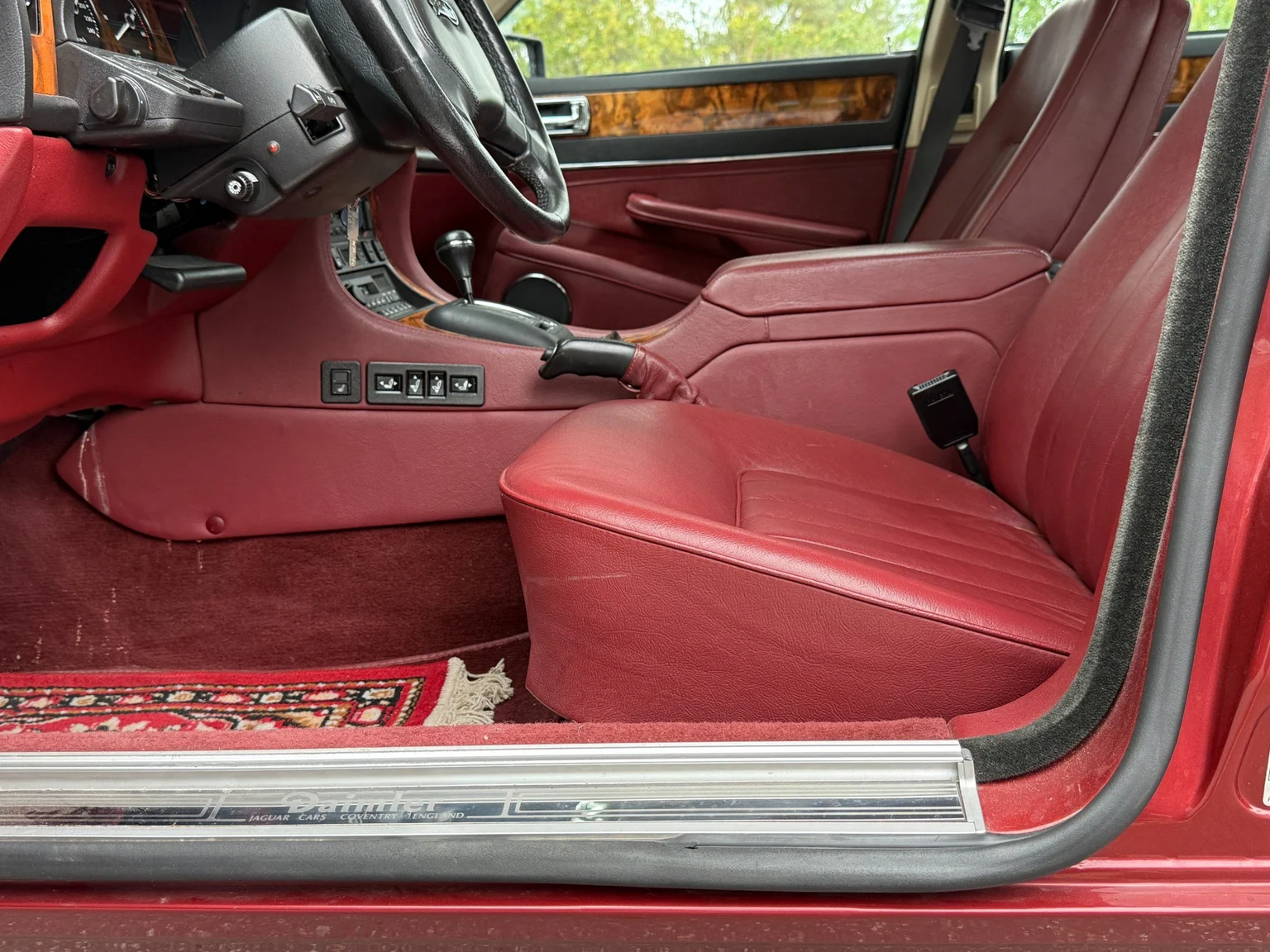 Innenraumfoto von 1988 Daimler Six (8)