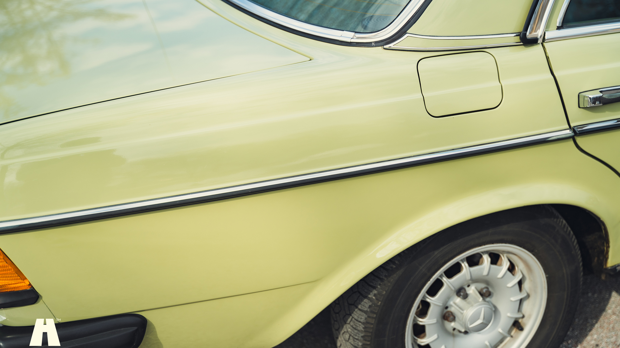 Exterior image of 1979 Mercedes Benz 230