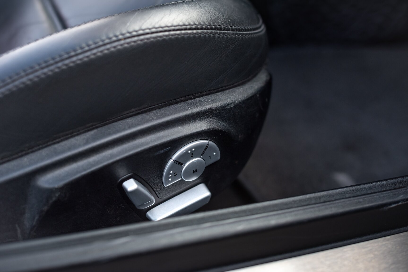 Innenraumfoto von 2006 Mercedes-Benz SLK 55 AMG Kleemann