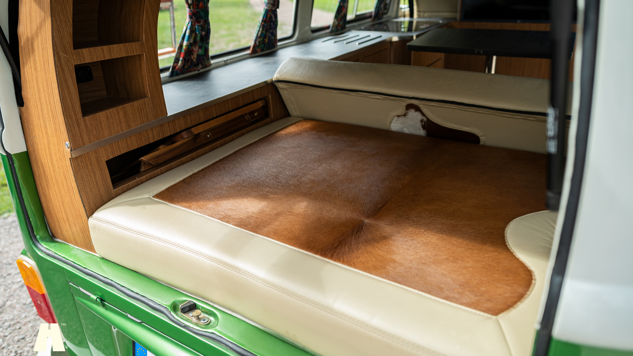 Interior image of 1998 Volkswagen T2 Camper