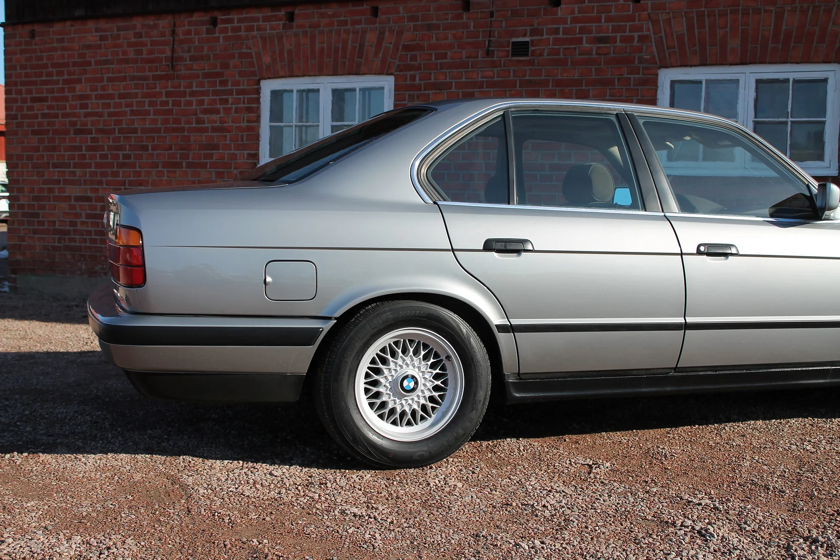 Exterior image of 1988 BMW 535i - NO RESERVE (36)