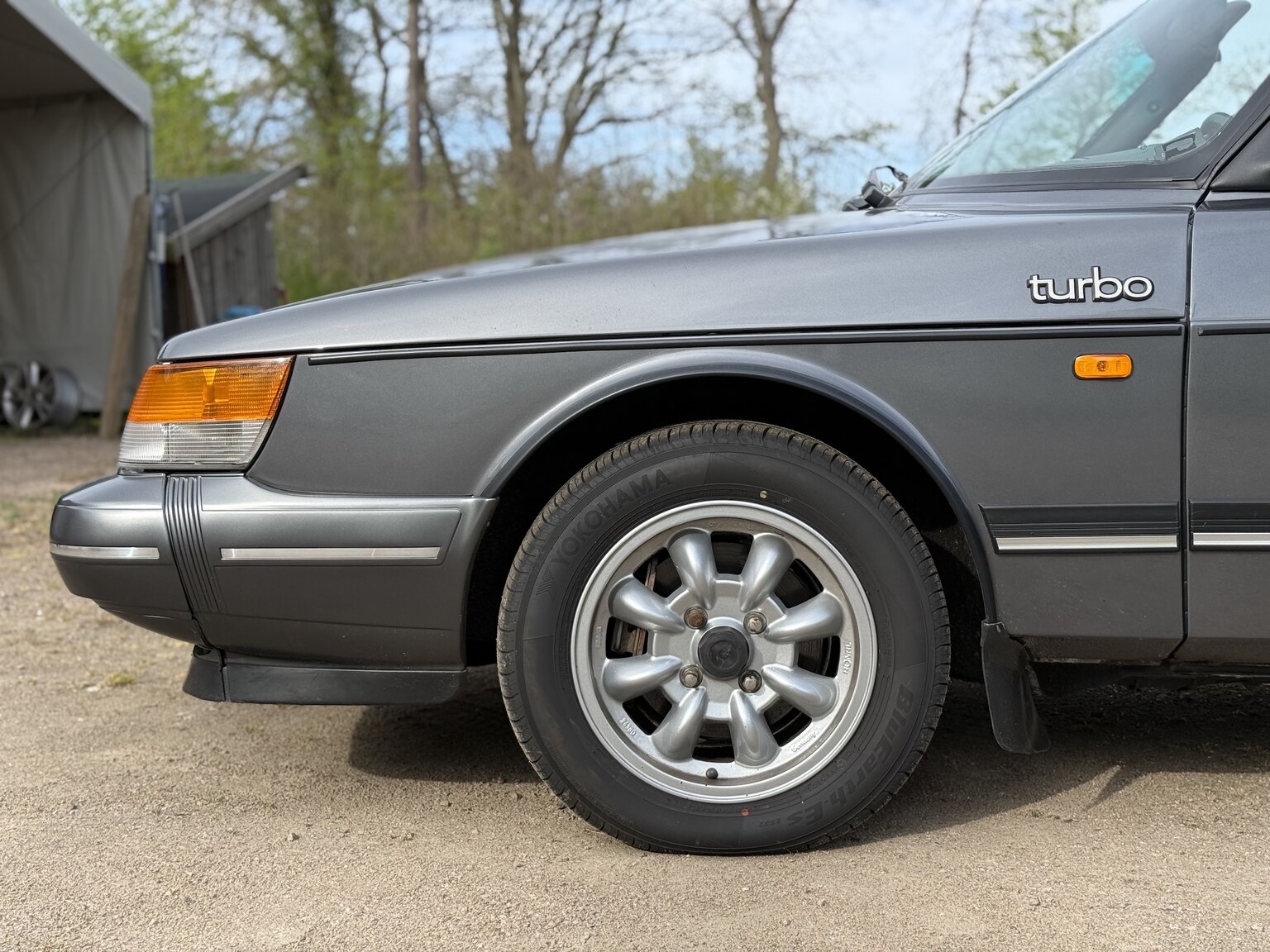 Exterior image of 1987 SAAB 900 Cabriolet 2.0 Turbo T16