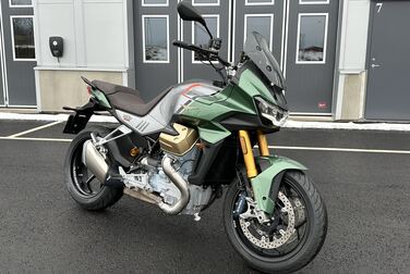 2023 Moto Guzzi V100 Mandello S CBF93F
