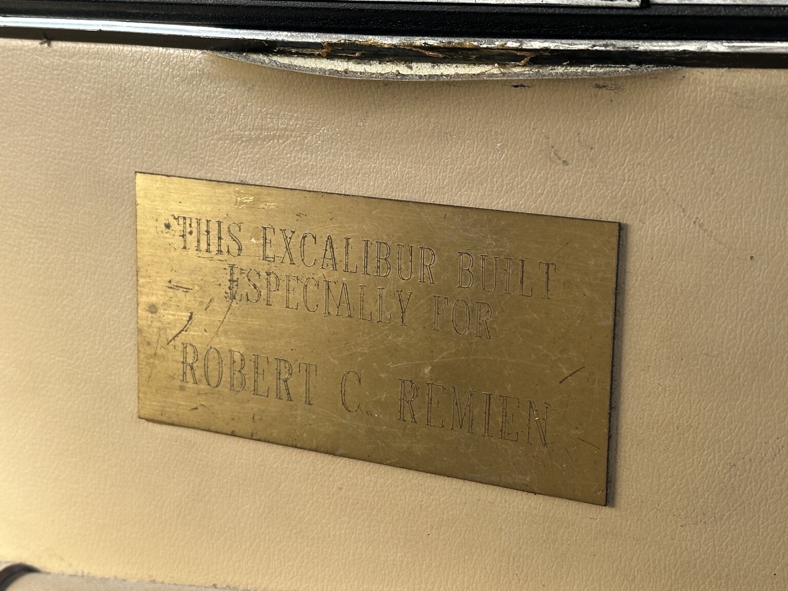 Innenraumfoto von 1975 Excalibur Phaeton series III  (8)