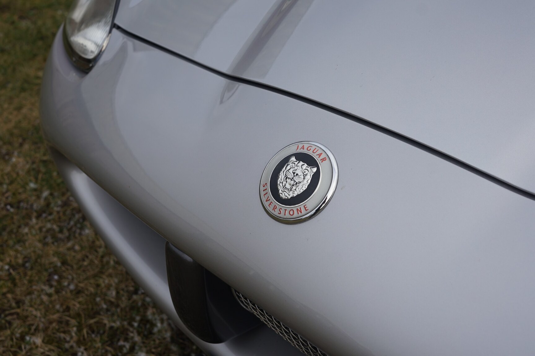 Exteriörbild på 2001 Jaguar XKR Silverstone