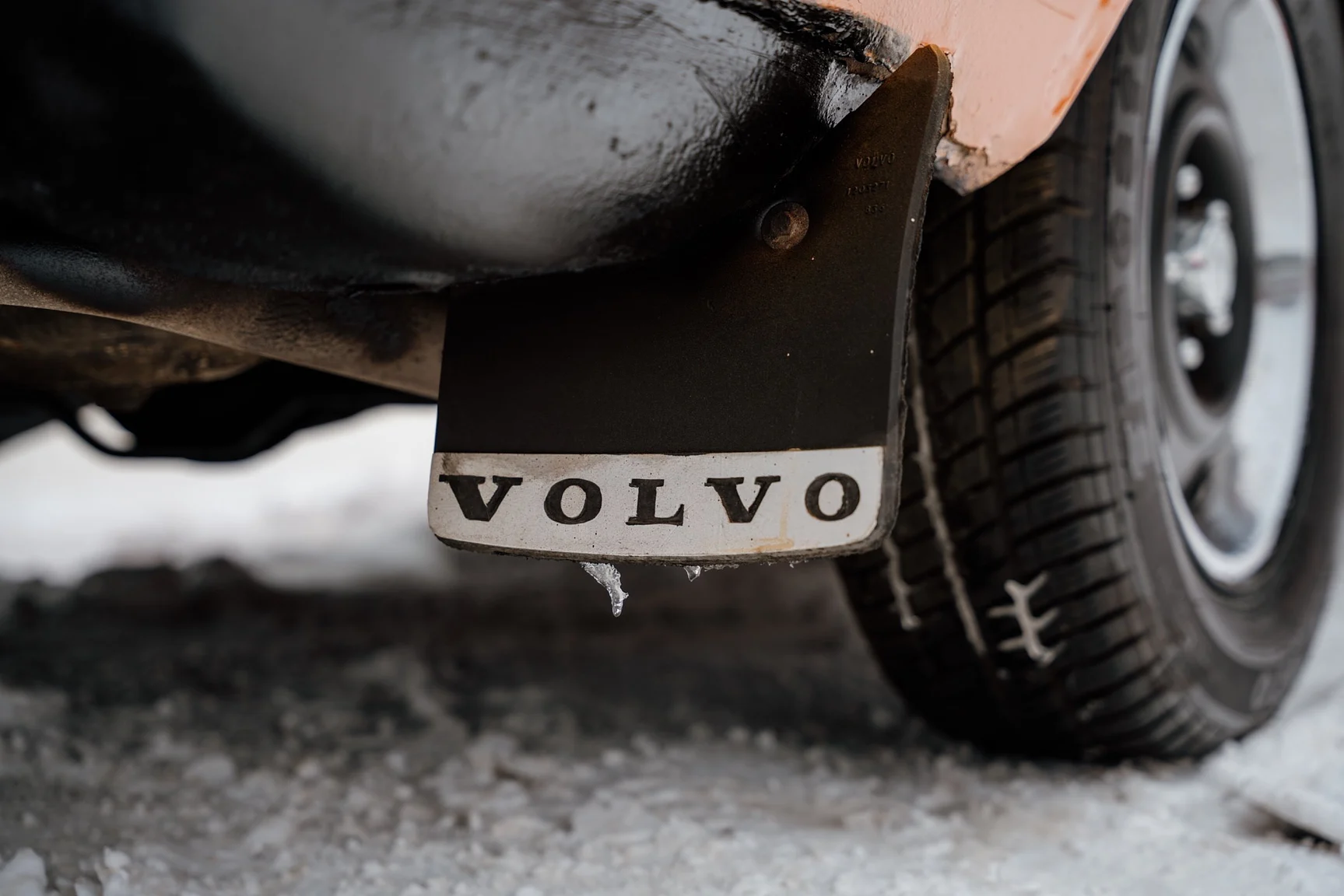 Exteriörbild på 1975 Volvo 242 2-dörrars coupé (66)