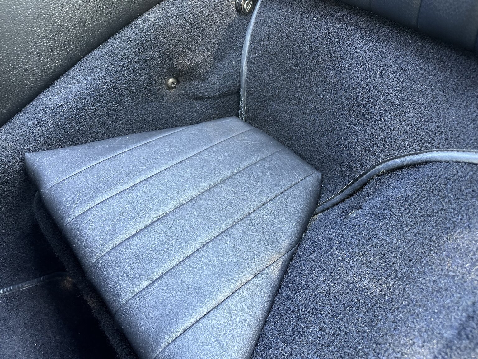 Interior image of 1975 Porsche 911
