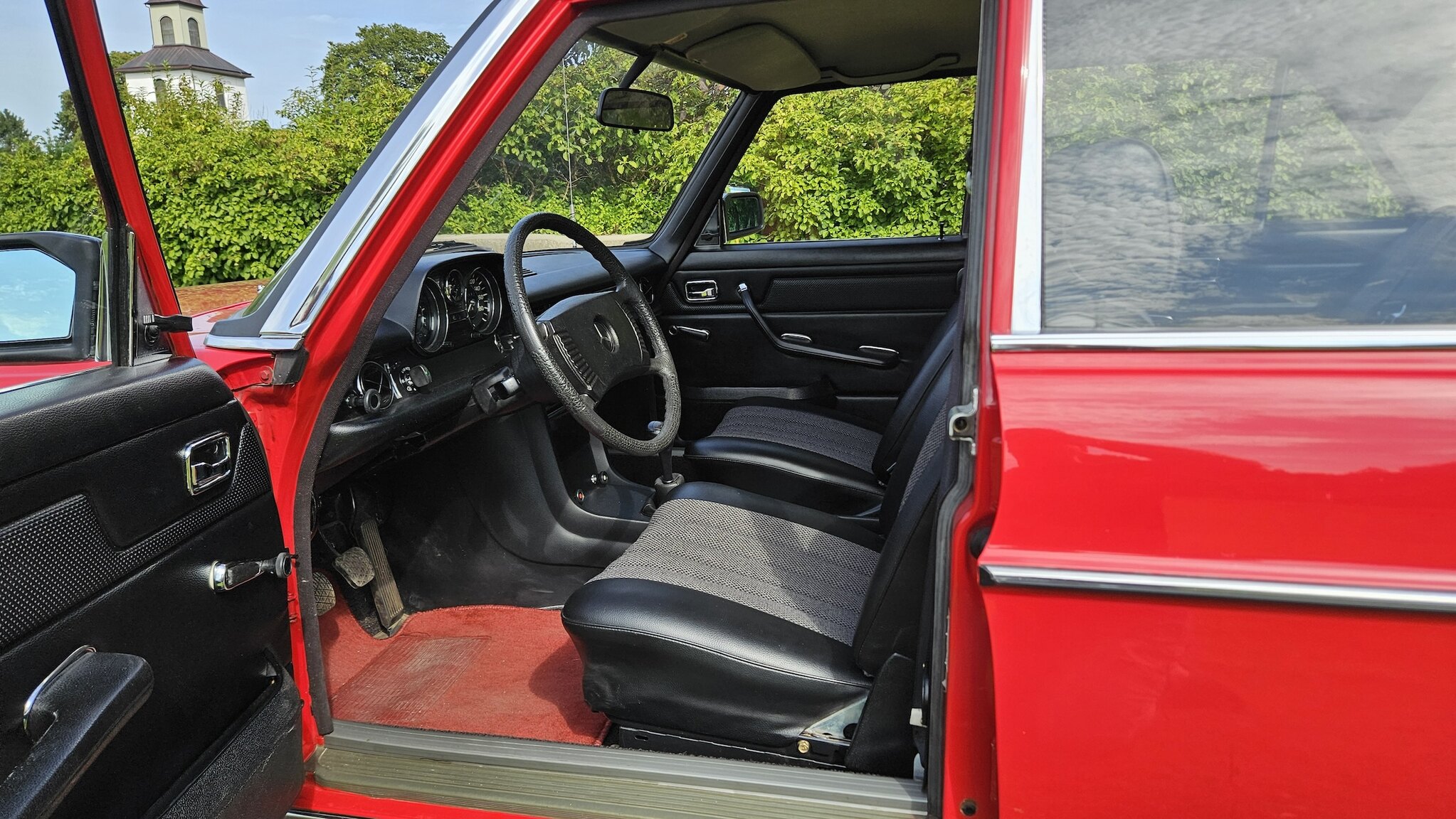 Interiörbild 1975 Mercedes-Benz 200