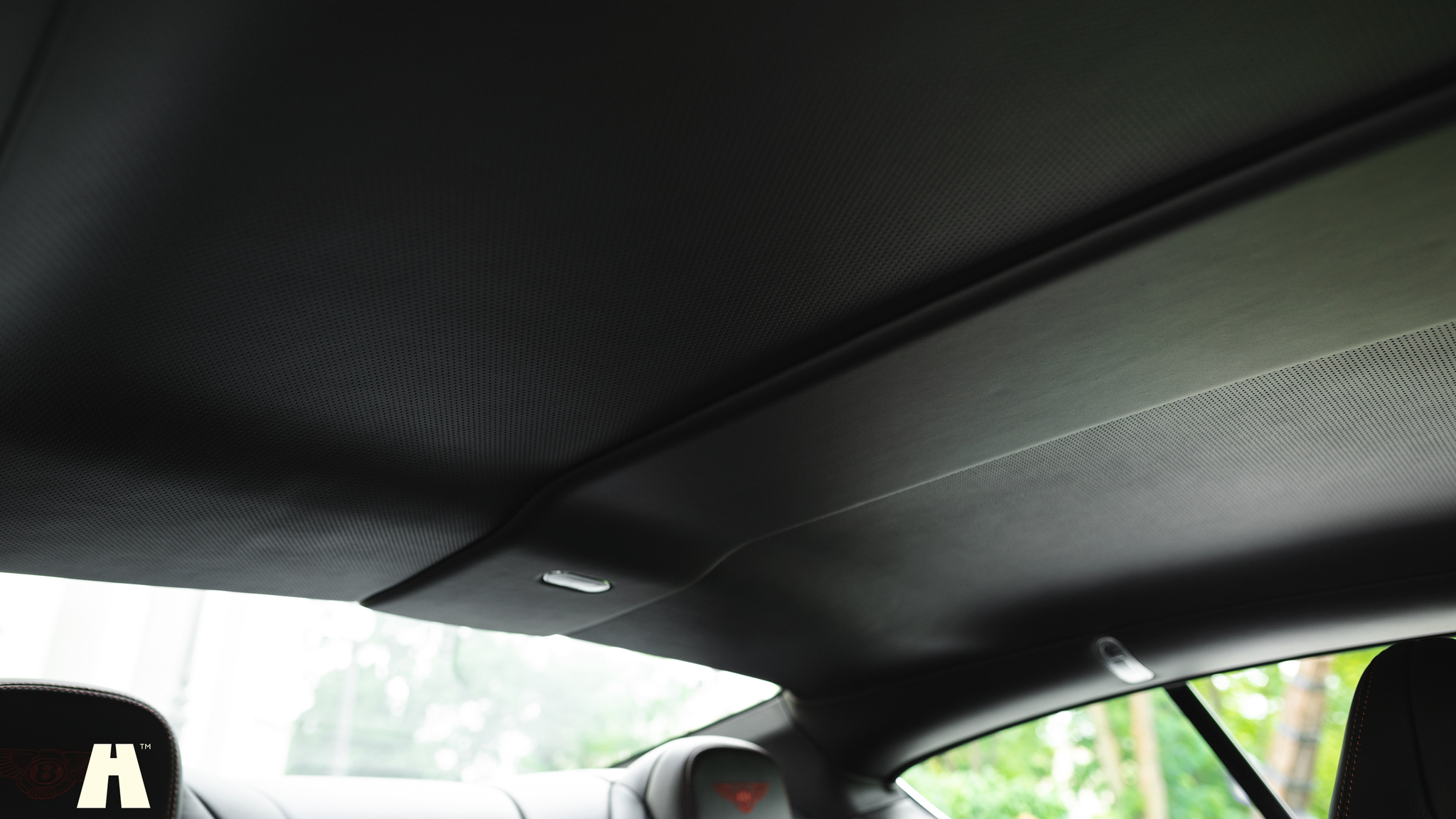 Innenraumfoto von 2013 Bentley Continental GT V8 (49)