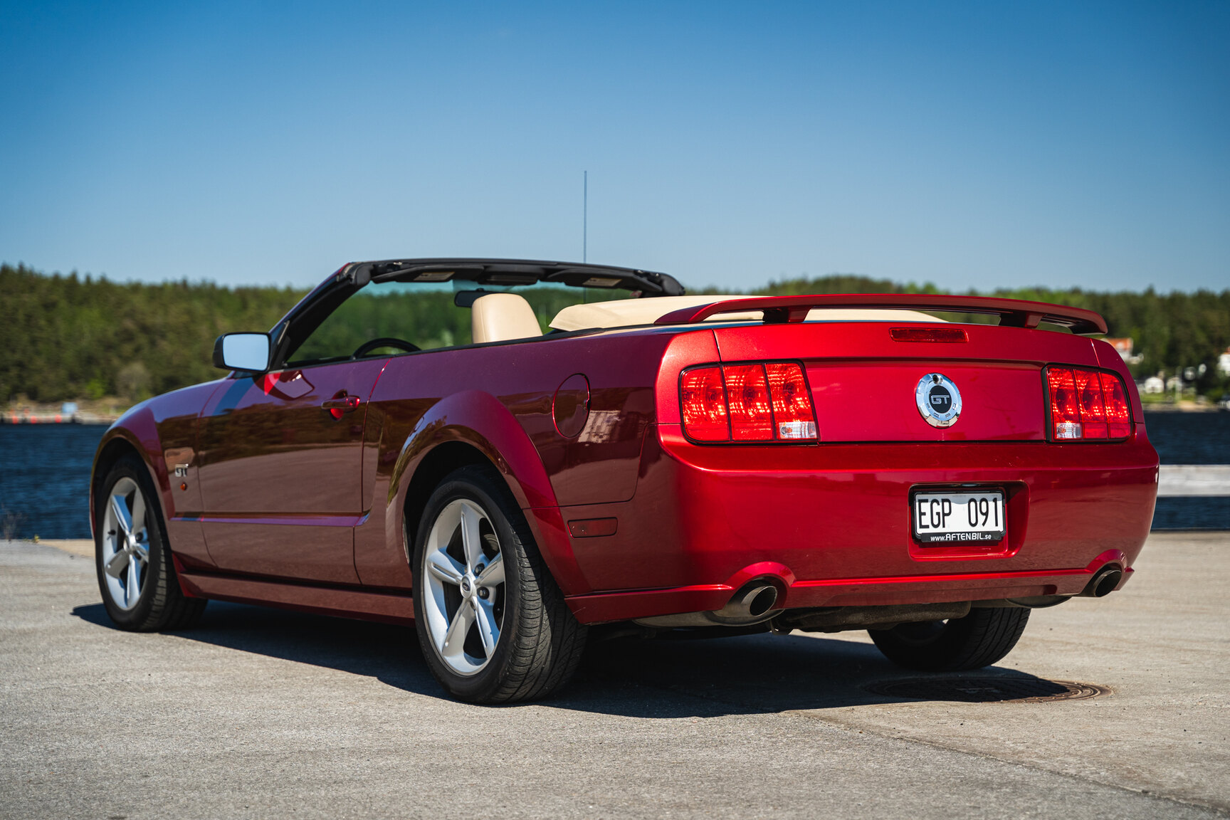 Exterior image of 2005 Ford Mustang GT Cabriolet