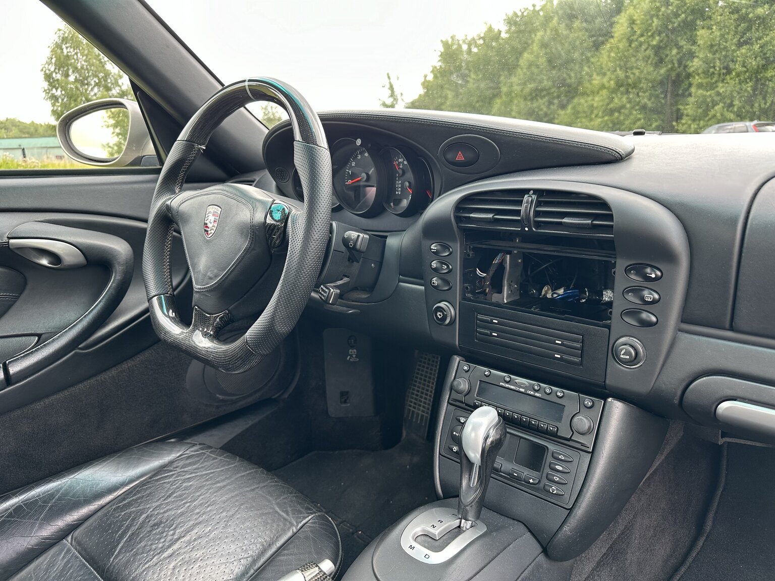 Innenraumfoto von 2002 Porsche 996 Turbo