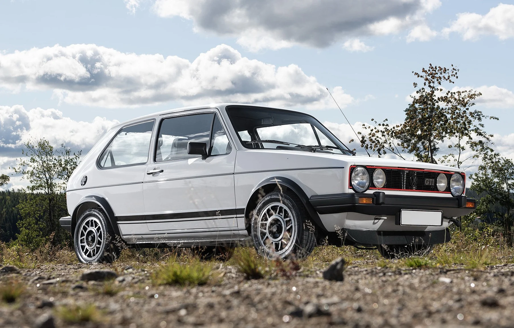 Exteriörbild på 1984 Volkswagen Golf GTI "Special" (1)