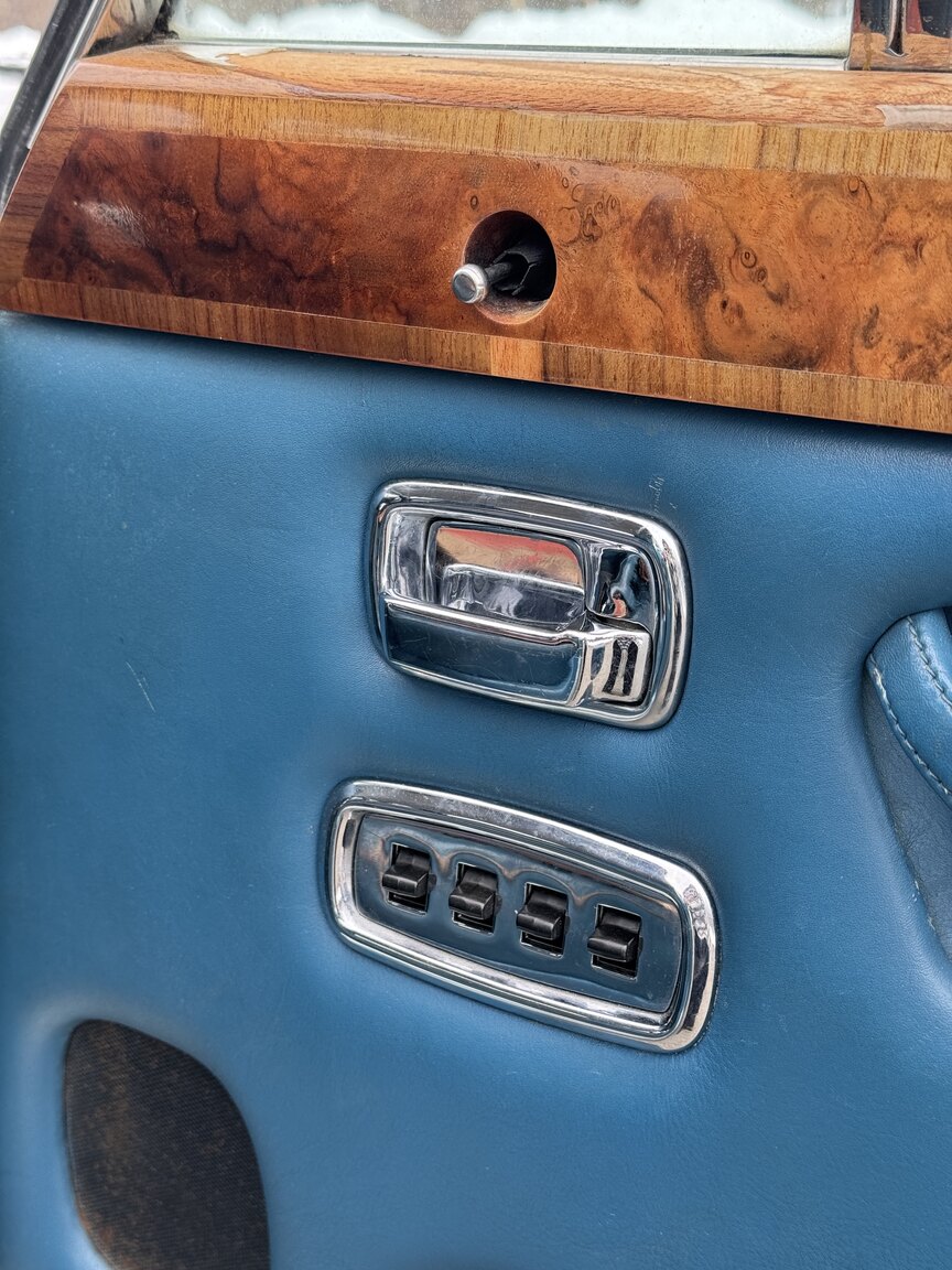 Interior image of 1976 Rolls-Royce Silver Shadow