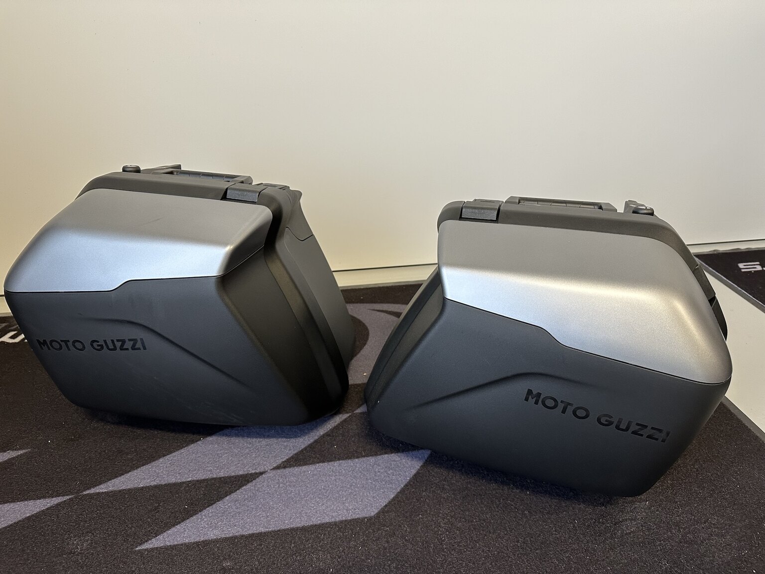 Exterior image of 2023 Moto Guzzi V100 Mandello S (18)