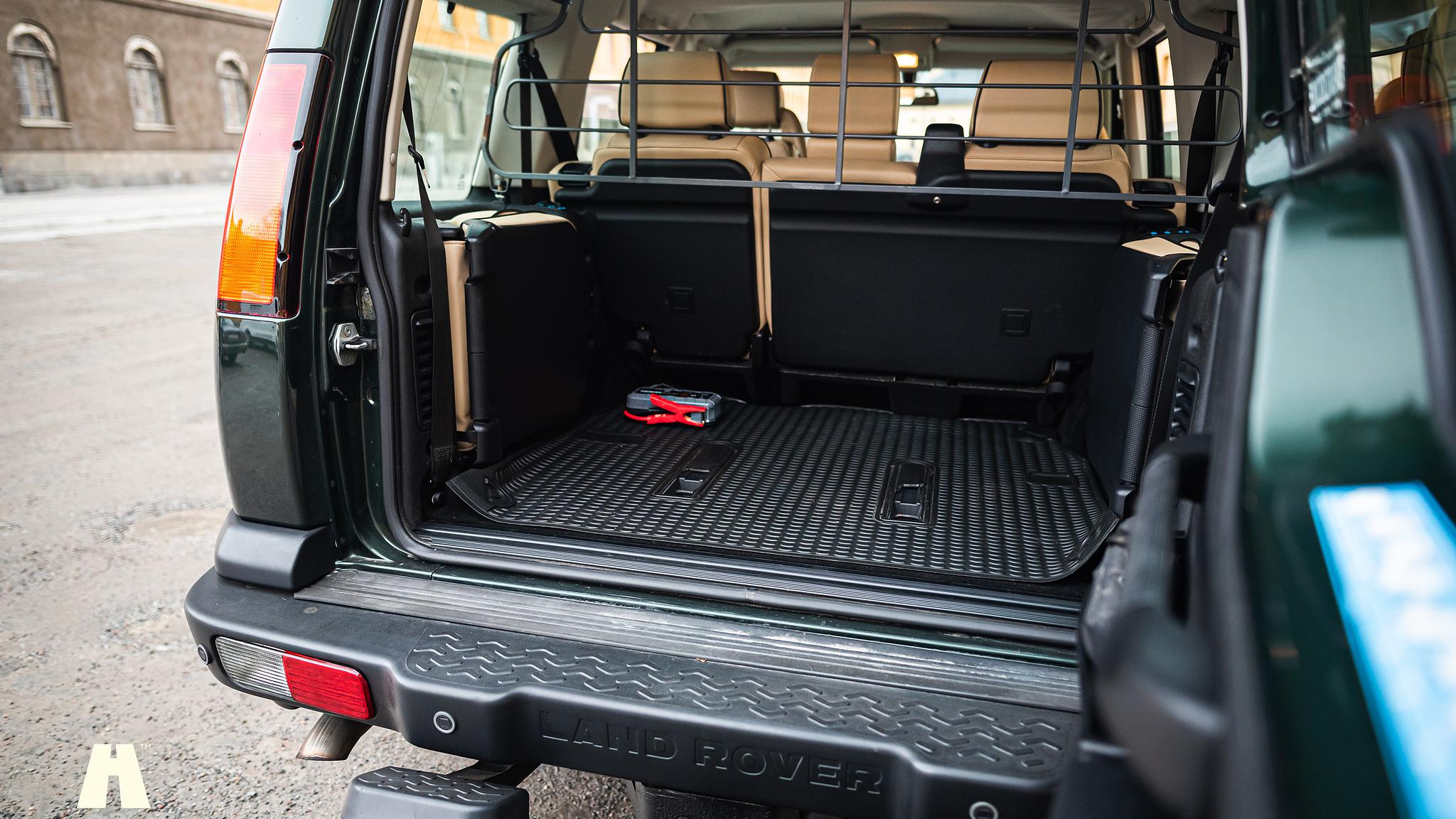Interior image of 2003 Land Rover Discovery II, 2003
