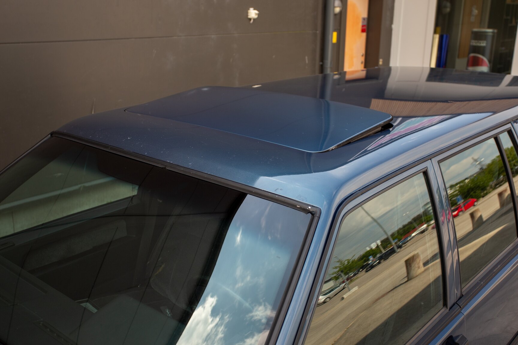 Exteriörbild på 1990 Volvo 745 Turbo (30)