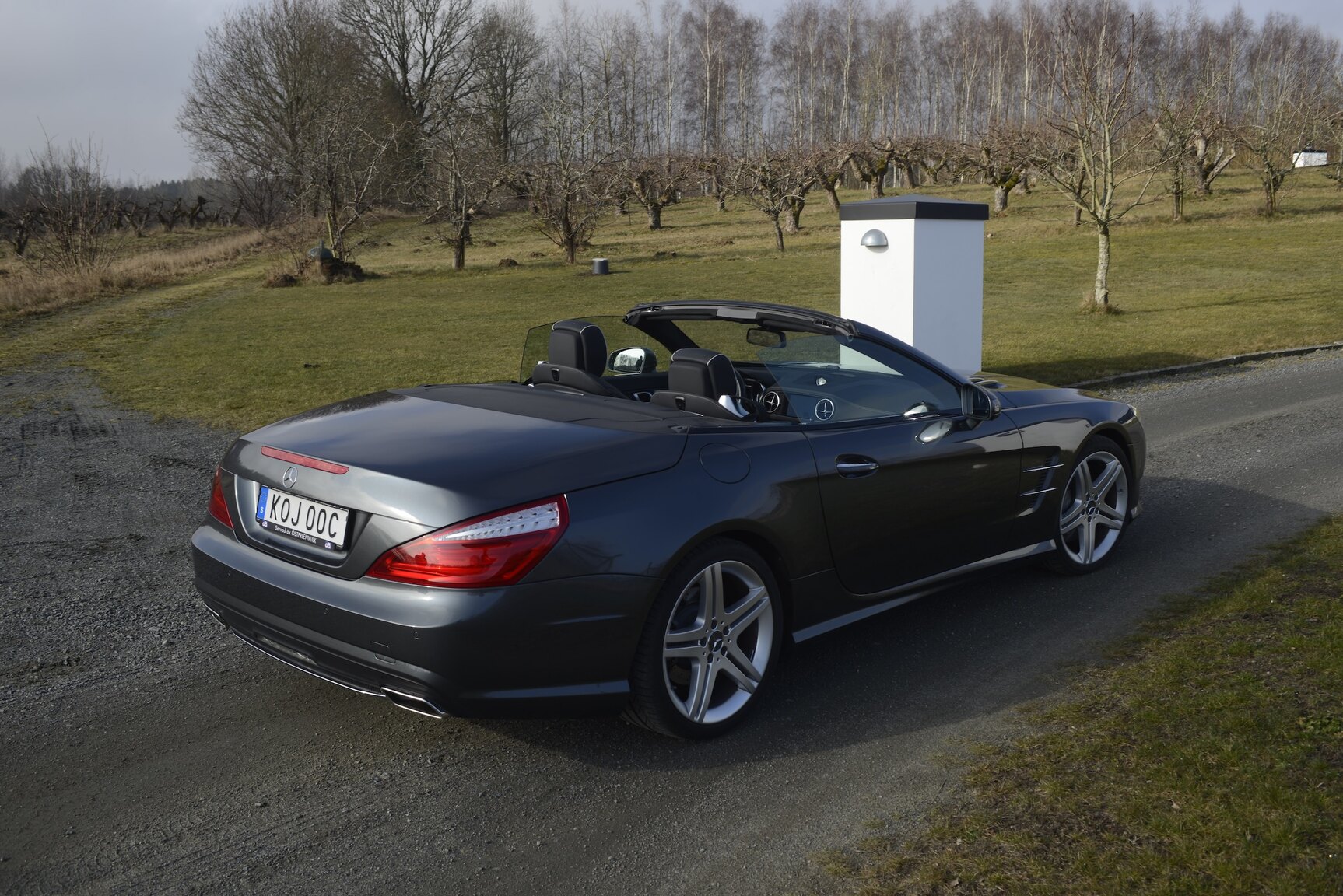 Exterior image of 2014 Mercedes-Benz SL500