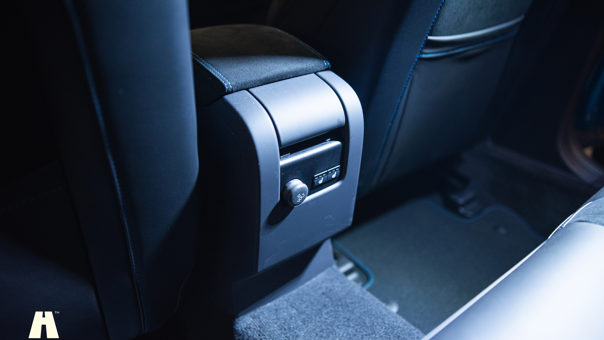 Interior image of 2017 Volvo V60 Polestar T6